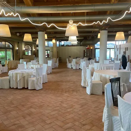 Szálloda Wellness Magione Papale 3*